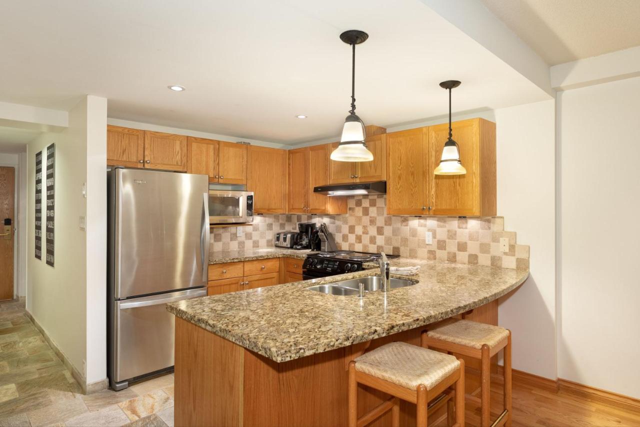 Ski In Ski Out Condo With Pool And Hot Tub By Harmony Whistler Exterior foto