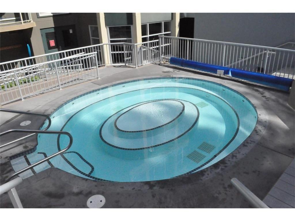 Ski In Ski Out Condo With Pool And Hot Tub By Harmony Whistler Exterior foto