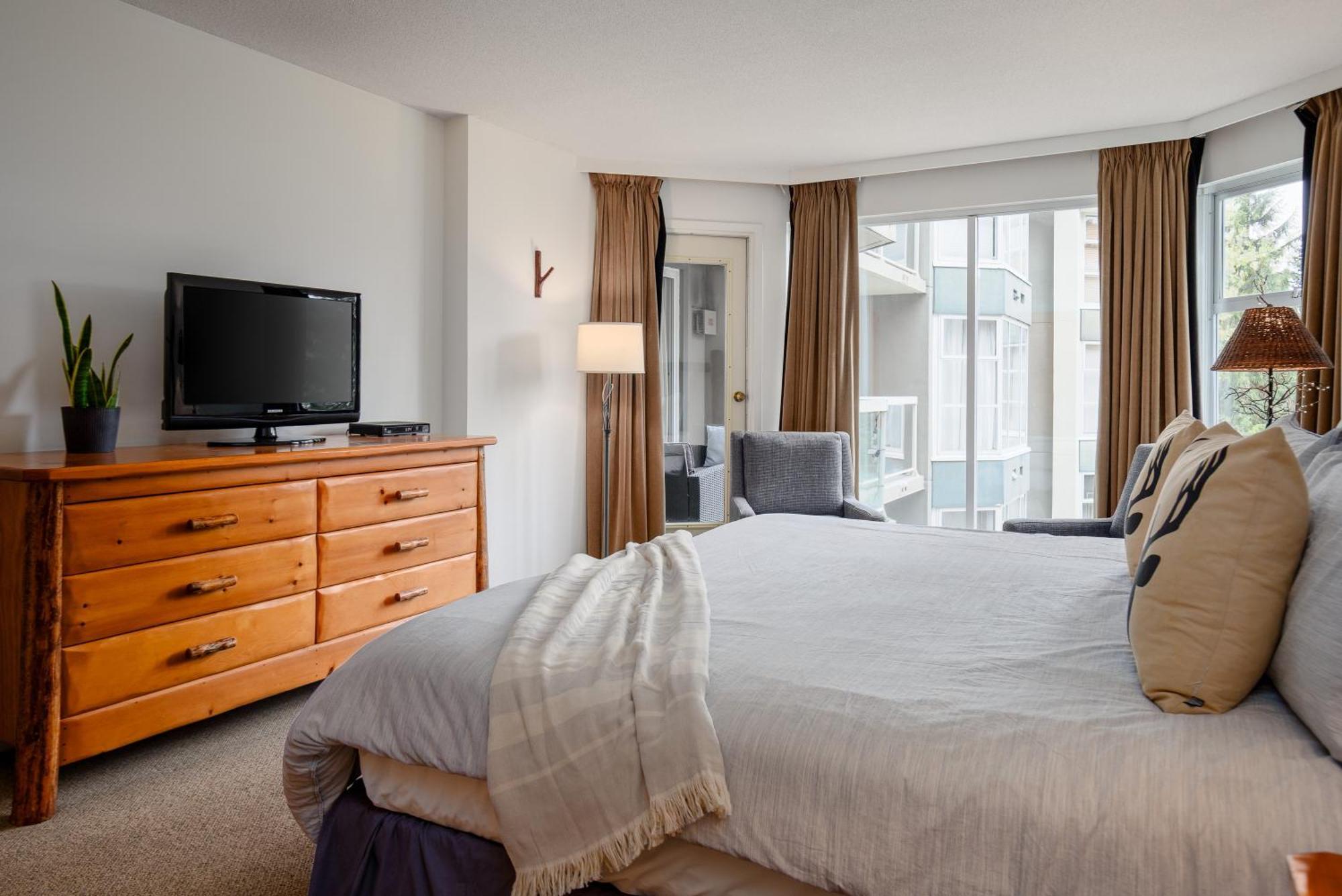 Ski In Ski Out Condo With Pool And Hot Tub By Harmony Whistler Exterior foto