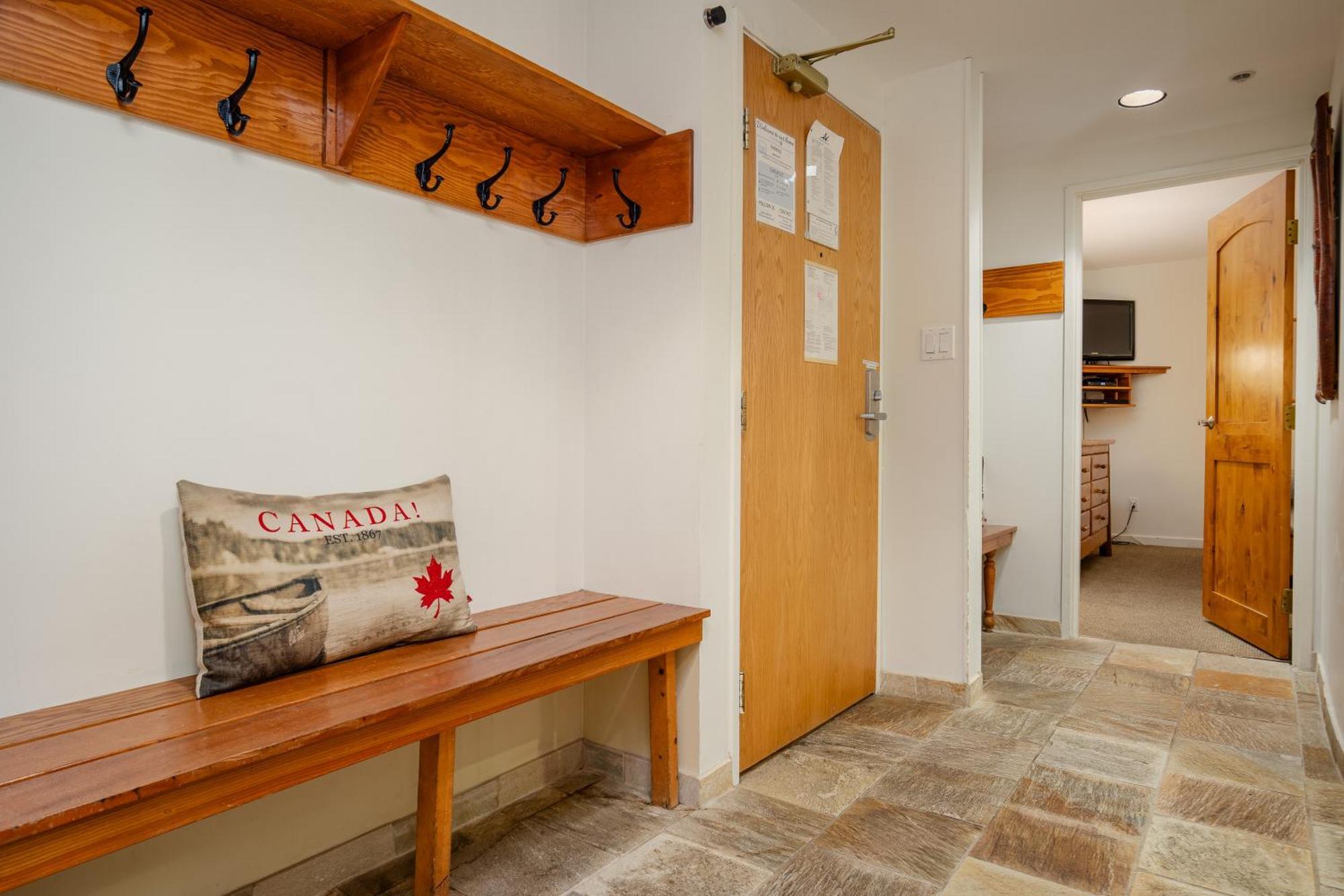 Ski In Ski Out Condo With Pool And Hot Tub By Harmony Whistler Exterior foto